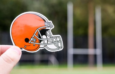 16 Eylül 2021, Cleveland, Ohio. Cleveland merkezli profesyonel Amerikan futbol takımı Cleveland Browns 'un amblemi..