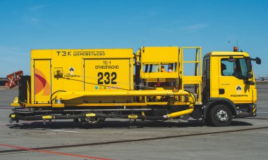11 Mayıs 2021, Moskova, Rusya. Sheremetyevo havaalanındaki Rosneft şirketinin yakıt doldurma tesisi..