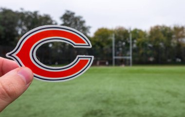 16 Eylül 2021, Chicago, Illinois. Chicago merkezli profesyonel Amerikan futbol takımı Chicago Bears 'ın amblemi..
