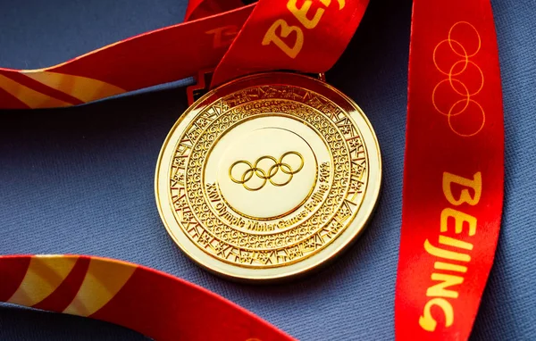 2022 Január Peking Kína Xxiv Olimpiai Téli Játékok Aranyérem Sötét — Stock Fotó