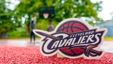15 Eylül 2021, Springfield, ABD, Spor sahasındaki Cleveland Cavaliers 'ın amblemi.