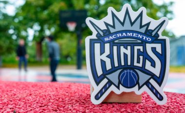 15 Eylül 2021, Sacramento, ABD, Sacramento Kings 'in spor sahasındaki amblemi..
