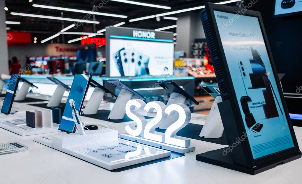 February 15, 2022, Moscow, Russia. The new Samsung Galaxy S22 Ultra mobile phone in a store window.