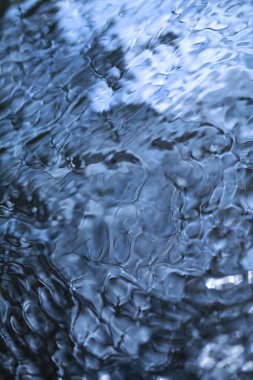 Ay ışığındaki su dokusu