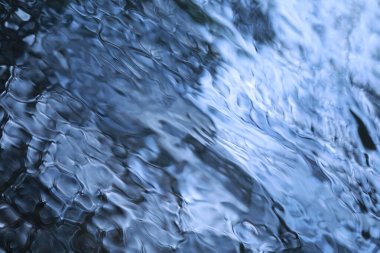 Ay ışığındaki su dokusu