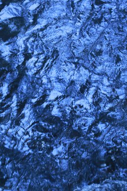 Ay ışığındaki su dokusu