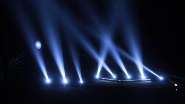 Sahnede Lazer Işıkları