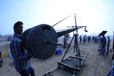 Film ekibi Kolaj Haydarabad Hindistan 'da 6 Mart 2022' de çalışıyor.