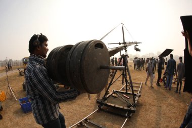 Film ekibi Kolaj Haydarabad Hindistan 'da 6 Mart 2022' de çalışıyor.