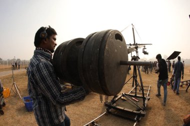 Film ekibi Kolaj Haydarabad Hindistan 'da 6 Mart 2022' de çalışıyor.