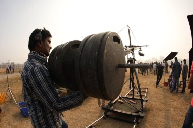 Film ekibi Kolaj Haydarabad Hindistan 'da 6 Mart 2022' de çalışıyor.