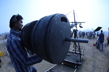 Film ekibi Kolaj Haydarabad Hindistan 'da 6 Mart 2022' de çalışıyor.