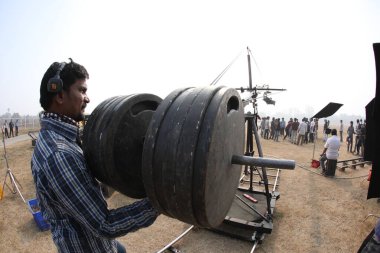 Film ekibi Kolaj Haydarabad Hindistan 'da 6 Mart 2022' de çalışıyor.
