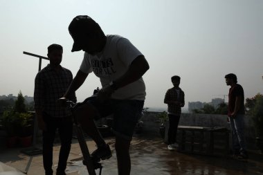 Hyderabad 'daki Mühendislik öğrencilerinin silueti 5 Mart 2022