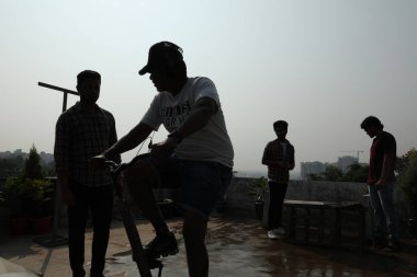 Hyderabad 'daki Mühendislik öğrencilerinin silueti 5 Mart 2022