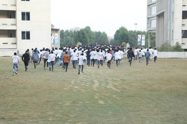 Kolaj Kampüsündeki Tıp Öğrencileri 6 Mart 2022 Hyderabad Hindistan