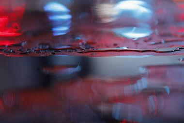 Gecenin Soyut Su Dokusu