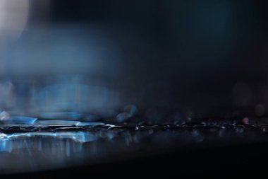 Gecenin Soyut Su Dokusu