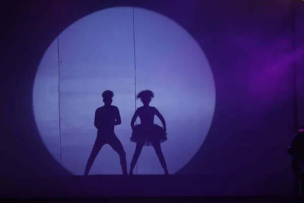 Dancers Silhouette Moonset Stage — Stock Photo, Image