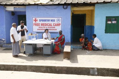 Rajamundry Andhra Pradesh, 6 Mart 2022 'de Hindistan' ın kırsal kesimindeki ücretsiz tıp kampı.