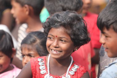 Çocuklar Hyderabad Hindistan 'ı izliyor 5 Mart 2022