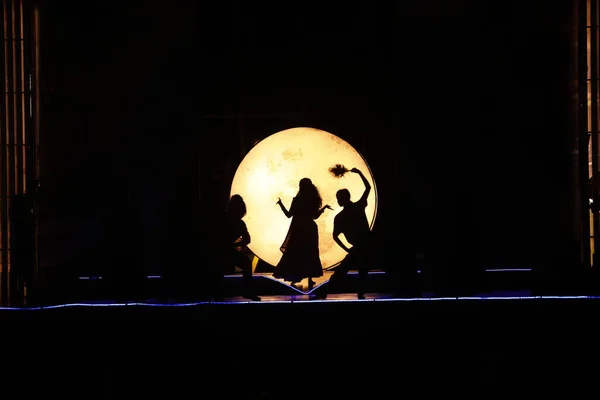 Dancers Silhouette Moonlight Stage — Stock Photo, Image