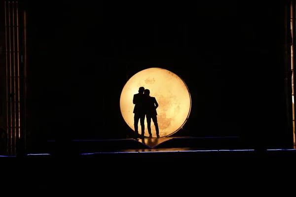 Танцюристи Силует Місячне Світло Сцені — стокове фото