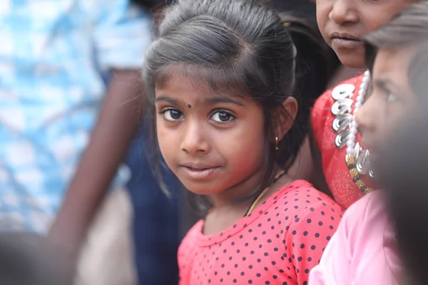 Дети Смотрят Хайдарабад Марта 2022 Года — стоковое фото
