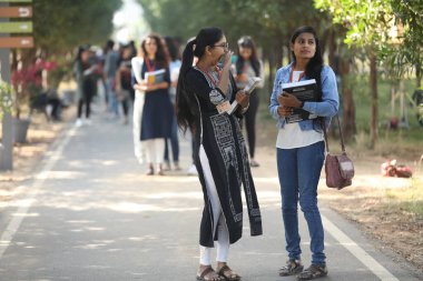 Kolaj Kampüsündeki Tıp Öğrencileri 6 Mart 2022 Hyderabad Hindistan