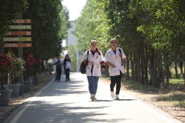 Kolaj Kampüsündeki Tıp Öğrencileri 6 Mart 2022 Hyderabad Hindistan