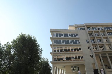 Modern Binanın Dışı