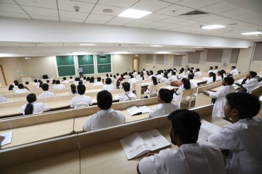 6 Mart 2022 Hyderabad Hindistan Tıp Fakültesi
