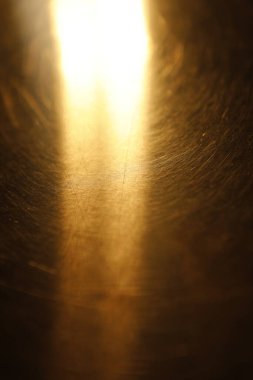 Metaldeki Işık Yansıması