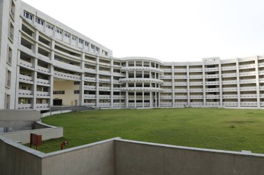 Modern Binanın Dışı