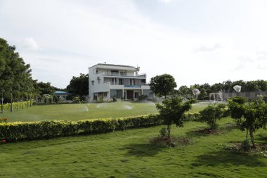 Modern Binanın Dışı