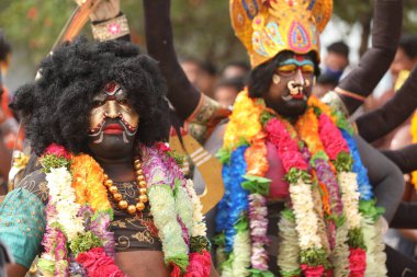 Hint Geleneksel Dansçılar, 6 Mart 2022 'de Hyderabad Karnavalı' nda kılık değiştirdiler.