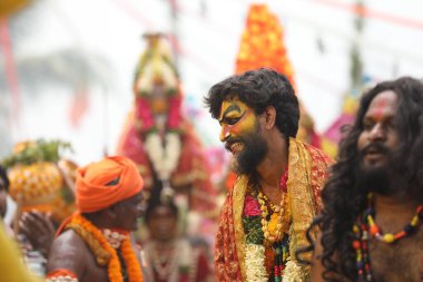 Hint Geleneksel Dansçılar, 6 Mart 2022 'de Hyderabad Karnavalı' nda kılık değiştirdiler.