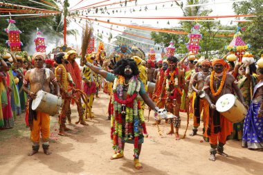 Hint Geleneksel Dansçılar, 6 Mart 2022 'de Hyderabad Karnavalı' nda kılık değiştirdiler.