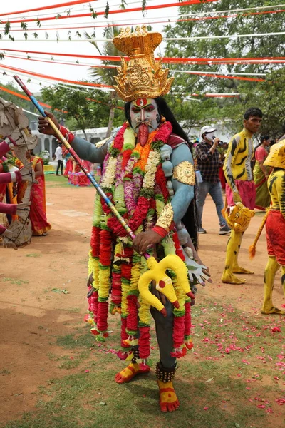 Индийские Традиционные Танцоры Костюме Карнавале Хайдарабад Индия Марта 2022 Года — стоковое фото