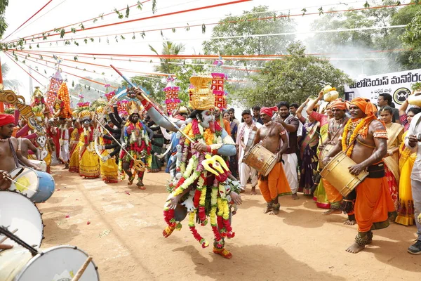 Danseurs Traditionnels Indiens Dans Une Tenue Hyderabad Inde Mars 2022 — Photo