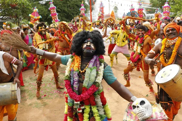 Danseurs Traditionnels Indiens Tenue Carnaval Hyderabad Inde Mars 2022 — Photo