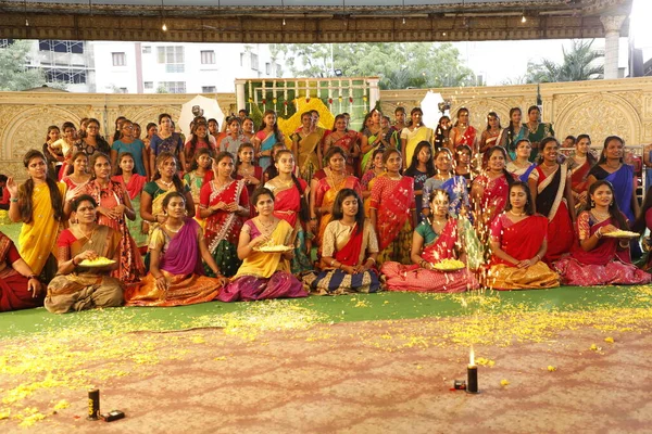 Chicas Indias Función Con Vestido Tradicional Marzo 2022 Hyderabad India —  Fotos de Stock