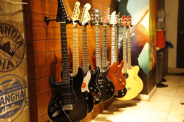 Instrumenty Muzyczne Gitary Wyświetlaczu — Zdjęcie stockowe