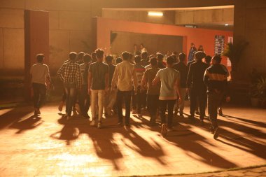 Yurttaki Üniversite Öğrencilerinin Silueti