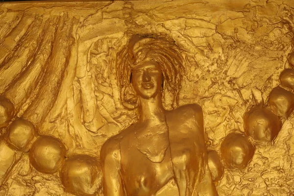 2022年3月5日印度海得拉巴纪念碑的黄金雕塑 — 图库照片