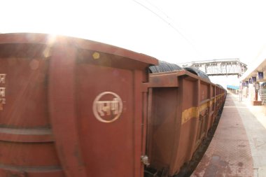 Hyderabad İstasyonu 'nda tren 5 Mart 2022