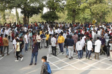 Hindistan Koleji öğrencileri 5 Mart 2022 'de Hyderabad Hindistan' da protesto gösterisi düzenledi.