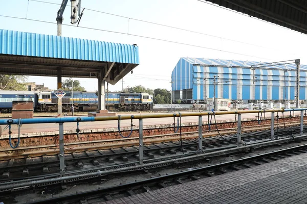 Passagiere Einem Bahnhof Hyderabad Indien März 2022 — Stockfoto
