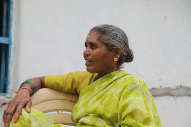 20 Mayıs 2022 Hyderabad Hindistan 'da Hintli Yaşlı Kadınlar