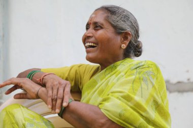 20 Mayıs 2022 Hyderabad Hindistan 'da Hintli Yaşlı Kadınlar